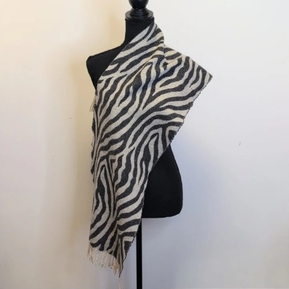 Cecchi E Cecchi 100% Wool Zebra Animal Print Cozy Scarf